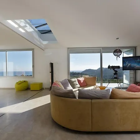 Tamariu With Swimming Pool And Sea-view Palafrugell
